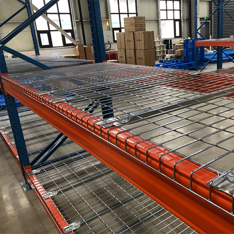 Sistema de armazenamento em armazém com estantes porta-paletes empilháveis ​​de aço Q235B para serviço pesado, com guia para empilhadeira, capacidade de 3000 kg.