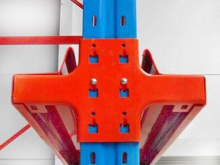 Sistema de estanteria de paletes de alta densidade com capacidade de 1000 kg por camada, para uso industrial pesado, em aço, com sistema drive-through.