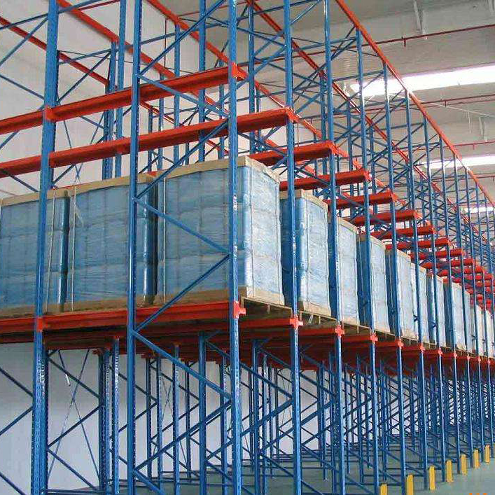 Sistema de estantes industriais para armazenamento de paletes com entrada deslizante, estantes de paletes ajustáveis ​​de grande altura.