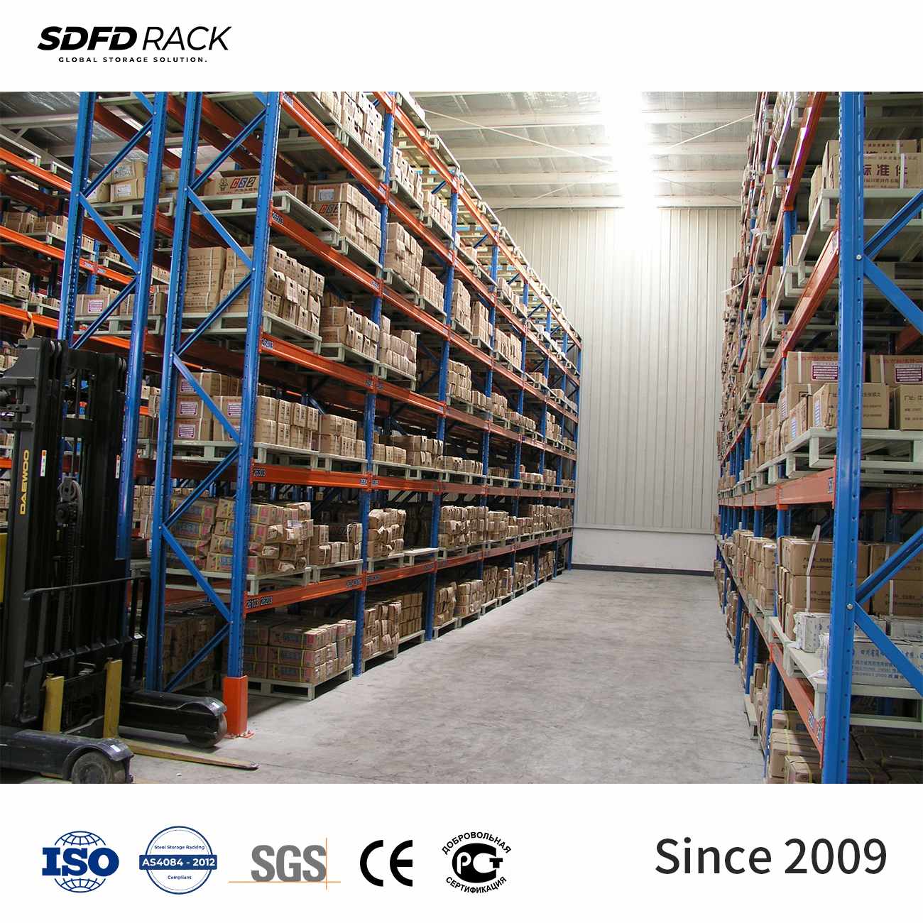 Sistema de estanteria para paletes em aço resistente, ajustável e durável, com capacidade de carga de 2500 kg para armazéns industriais.