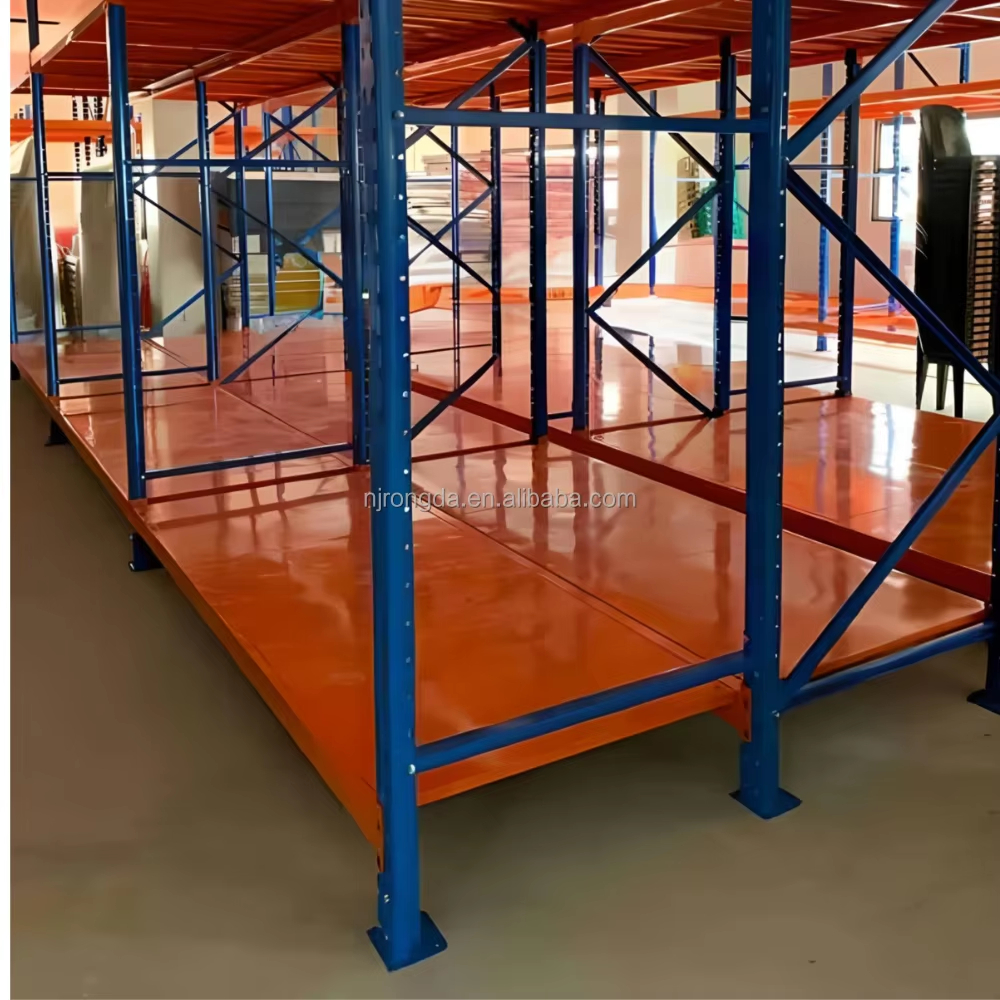 Estantes de armazenamento para armazém com revestimento em pó para proteção contra corrosão de metal. Estantes de grande vão.