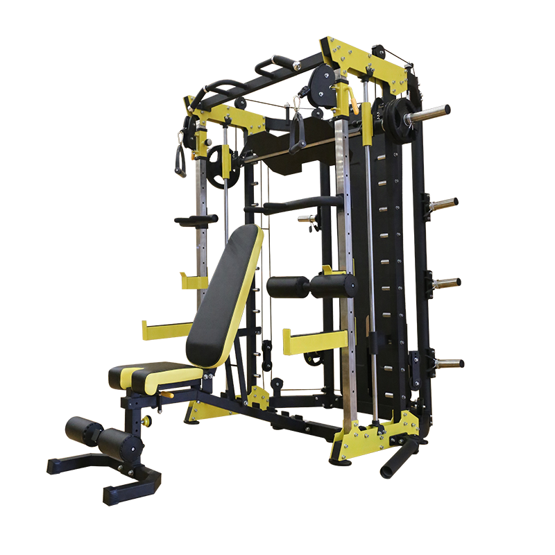 Equipamento multifuncional de ginástica com cabo para exercícios corporais, incluindo rack de agachamento e musculação, além de máquina Smith de aço.