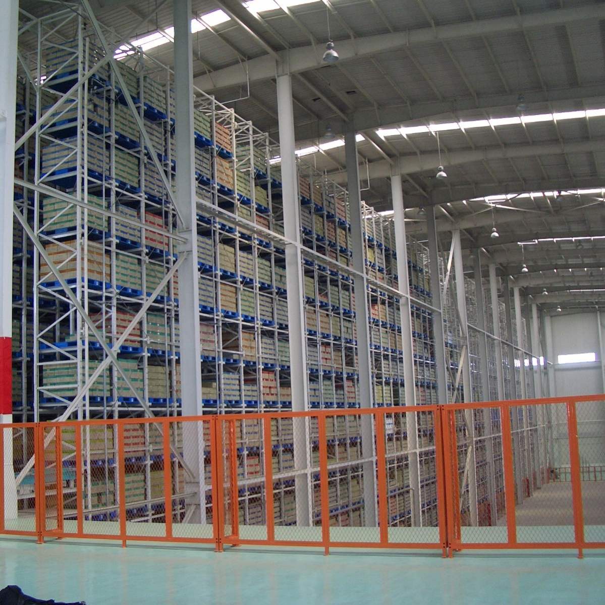 Sistemas de Estantes Automáticas de Armazenamento e Recuperação (ASRS) Sistemas Automáticos de Armazenamento Vertical com Carrossel Estantes Inteligentes Prateleiras Industriais