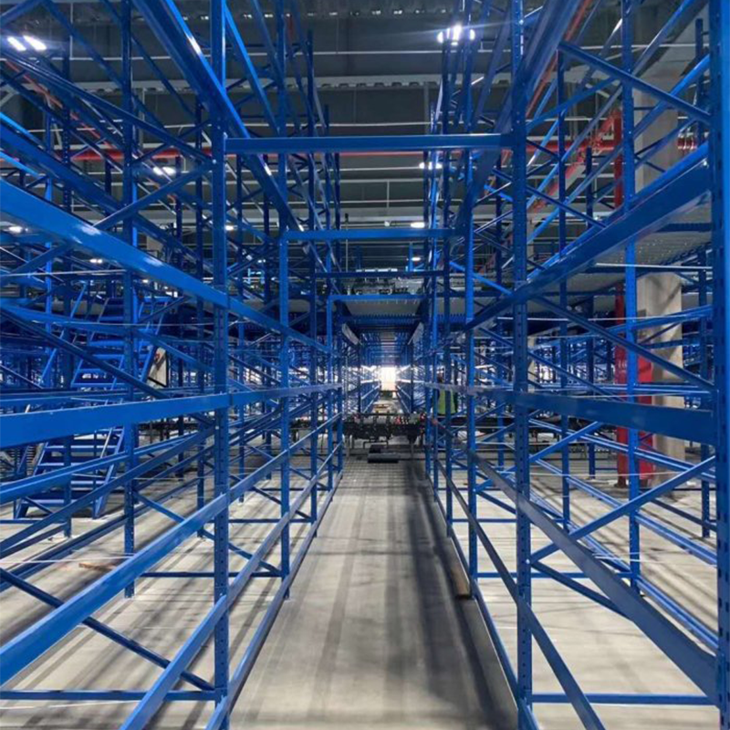 Sistema de armazenamento em armazém com estantes porta-paletes empilháveis ​​de aço Q235B para serviço pesado, com guia para empilhadeira, capacidade de 3000 kg.