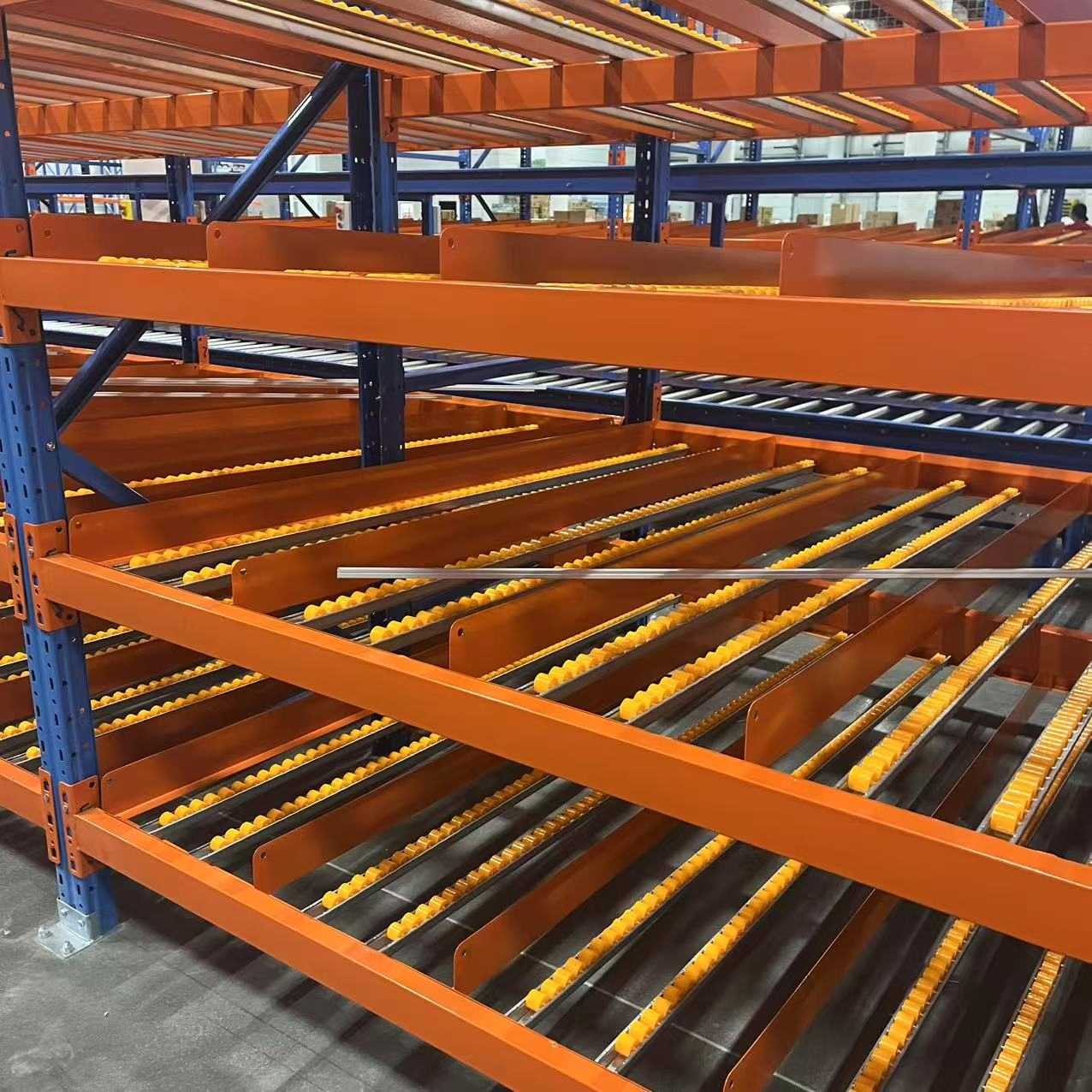 Rack de fluxo por gravidade para caixas de papelão, de alta eficiência, durável e resistente, com 5 camadas, certificado CE e design suave, ideal para centros de distribuição.