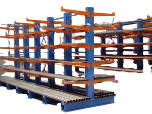 Sistema de estantes cantilever de aço reforçado com proteção contra corrosão. Design de 3 camadas para itens longos e estreitos.