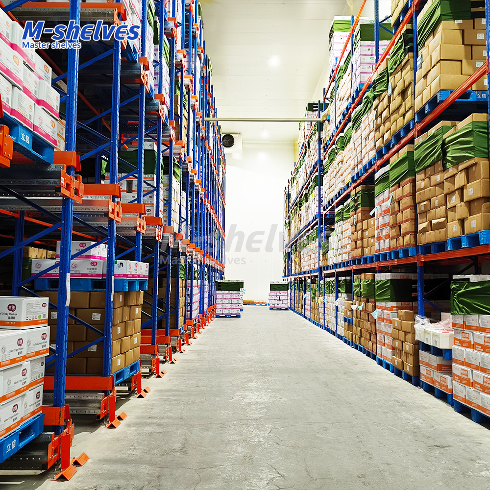 Sistema inovador de estantes com shuttle automático para armazenamento refrigerado inteligente, estantes porta-paletes de aço, estantes com shuttle automático.