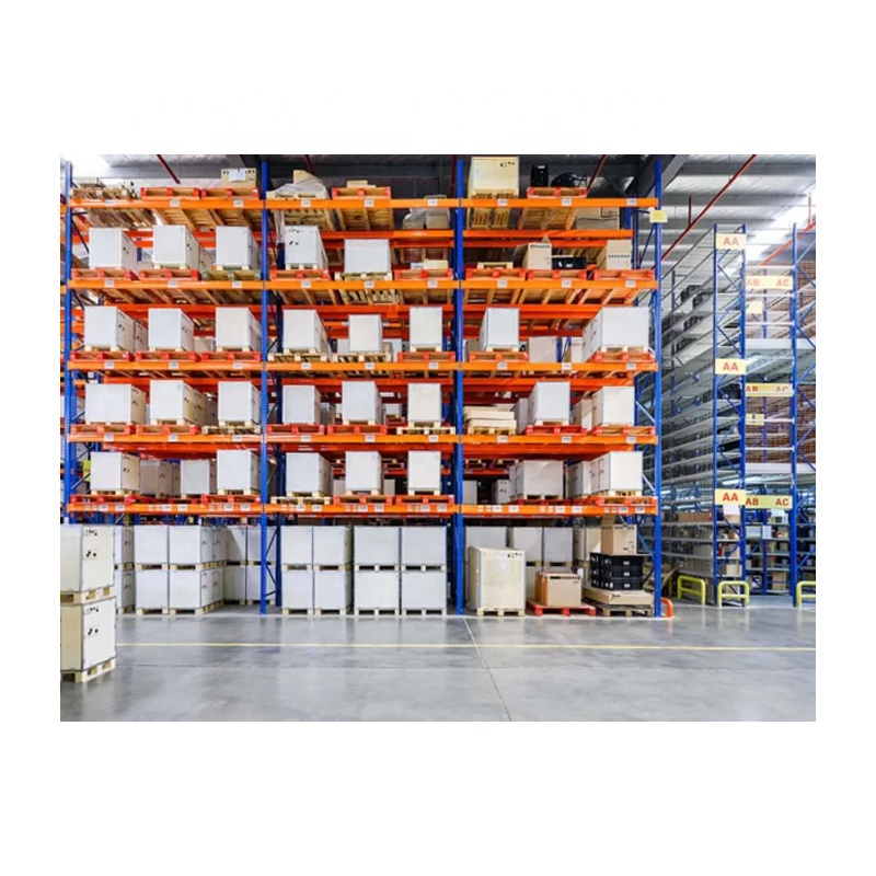 Sistema de estantes industriais de alta qualidade para armazéns, garagens e grandes vãos. Resistente e robusto.