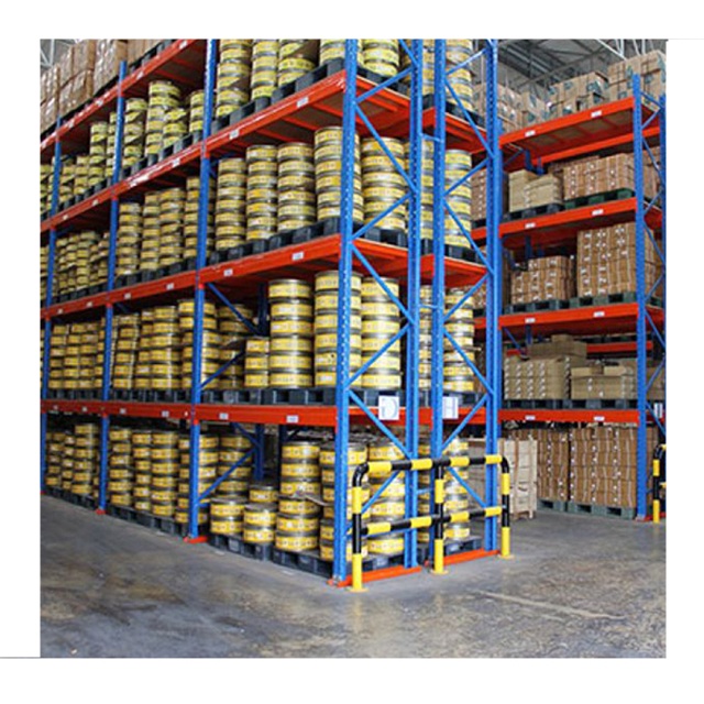 Sistema de estanteria para paletes, armazenamento em armazém, estante industrial de alta resistência para paletes, sistema de estanteria seletiva para armazéns com corredores estreitos.