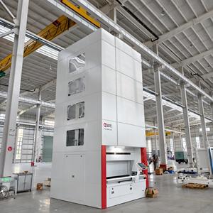 Sistema de armazenamento com módulos de elevação vertical VLM com certificação CE, sistema inteligente de paletização Pick-to-Light para gestão de estoque em armazéns.