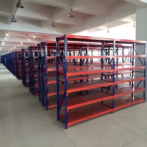 Estantes e prateleiras empilháveis ​​ajustáveis ​​de aço com 5 camadas, resistentes à ferrugem, solução eficiente para armazenamento em armazéns.