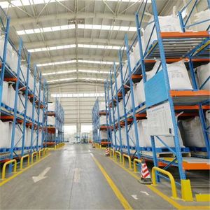 Sistema de estantes de armazenamento FIFO por gravidade com roletes de aço reforçado, 5 camadas, proteção contra corrosão, certificação TUV.