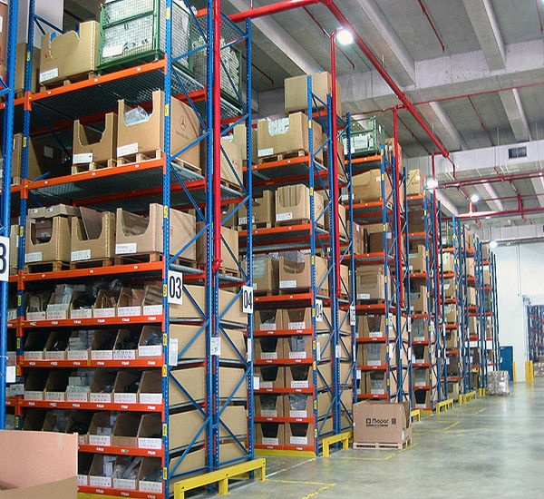 Estantes porta-paletes seletivas para armazém, com capacidade de carga de 2000 kg a 3000 kg por camada, com protetor de coluna.