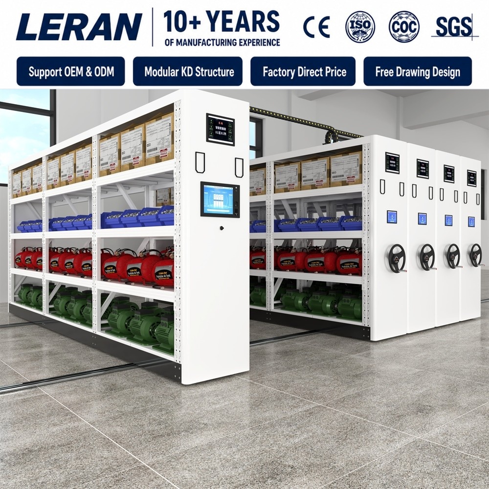 Estante de armazenamento inteligente e robusta em aço, com recursos móveis e de travamento. Equipamento de prateleiras industriais para armazém e oficina.