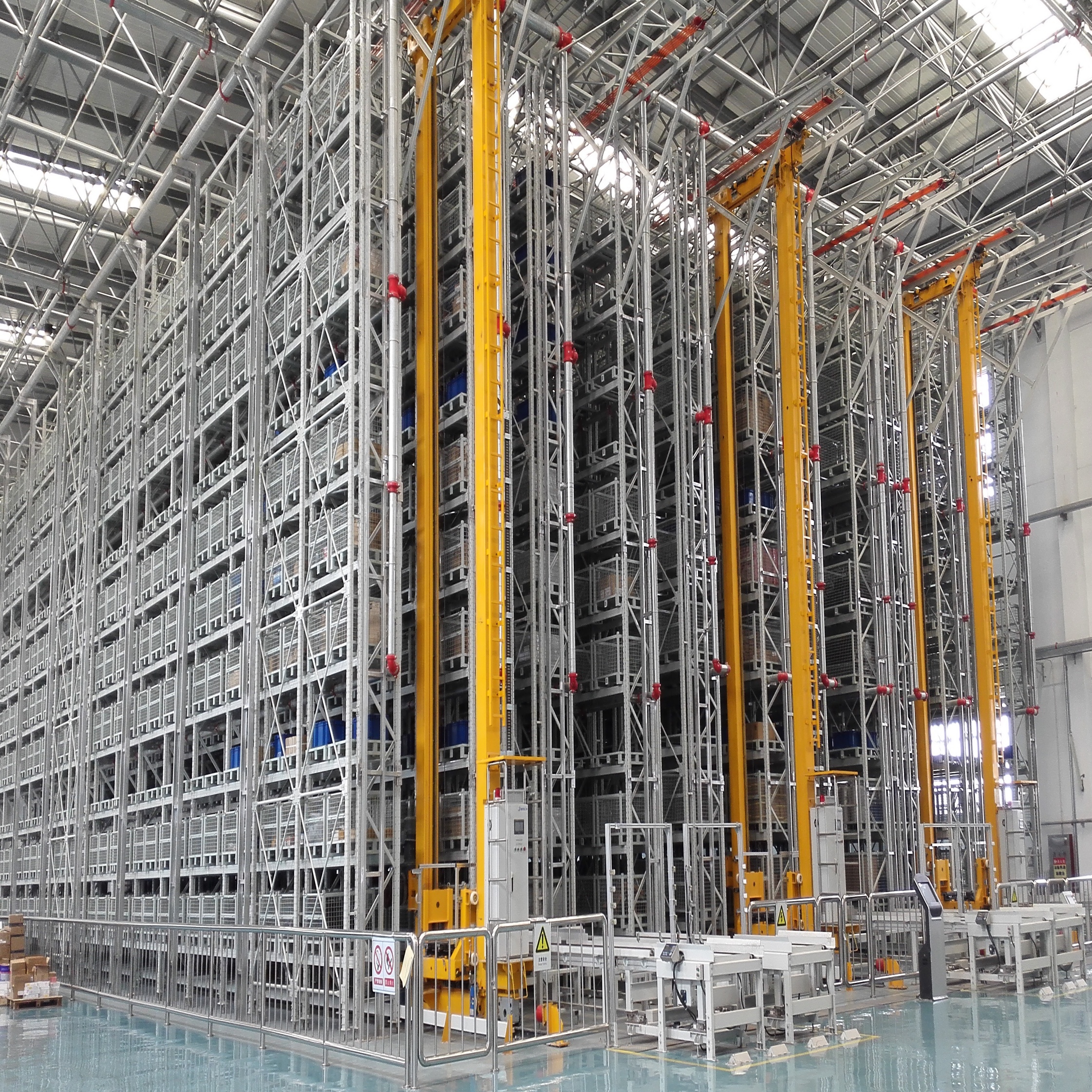 Sistema de estanteria ASRS para paletes, sistema automatizado de armazenamento e recuperação de nova energia, prateleiras industriais personalizadas, prateleira robótica inteligente para armazém.