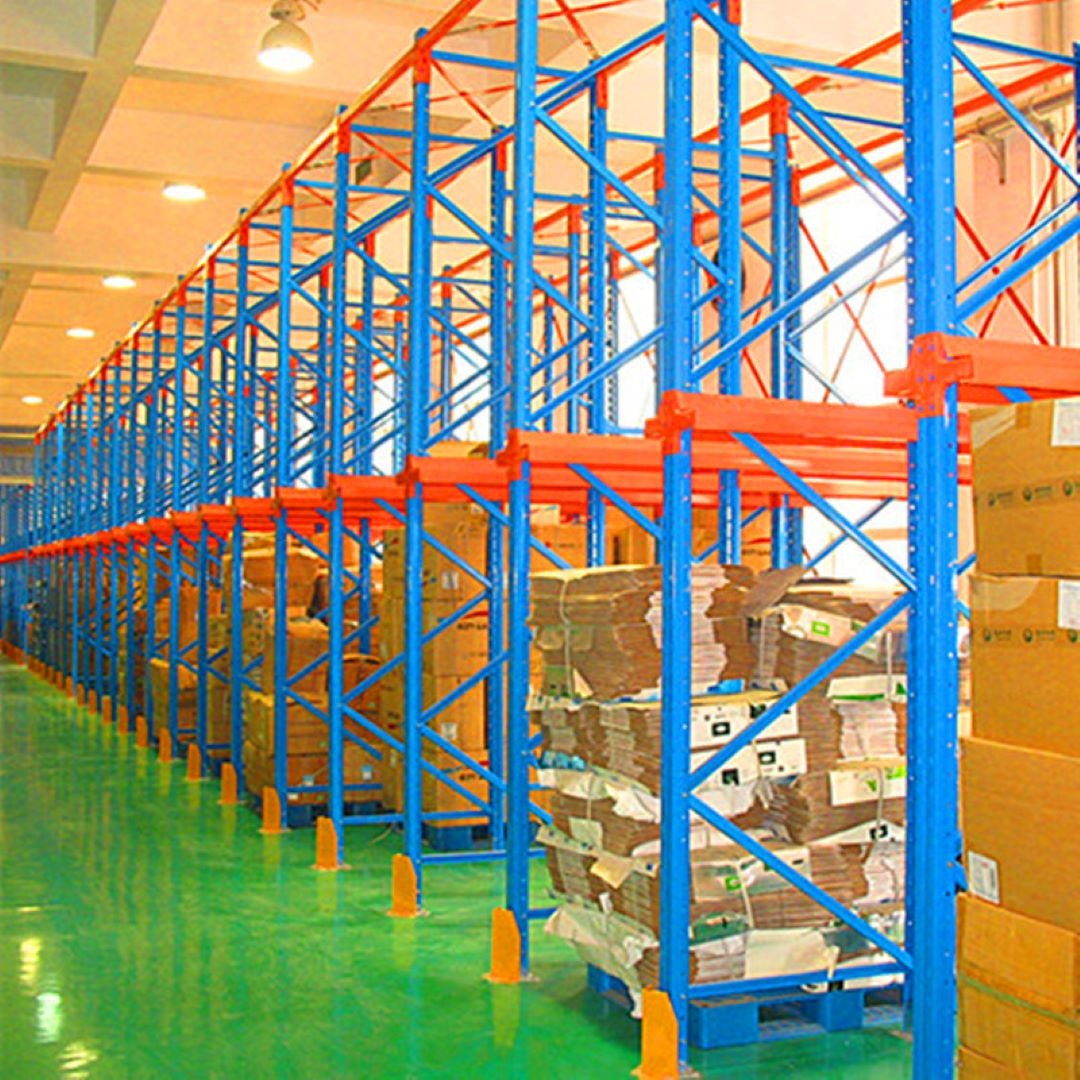 Sistema de estanteria para paletes Kaku Heavy Duty Steel Drive Through com capacidade de 500 a 1500 kg por palete para armazéns.