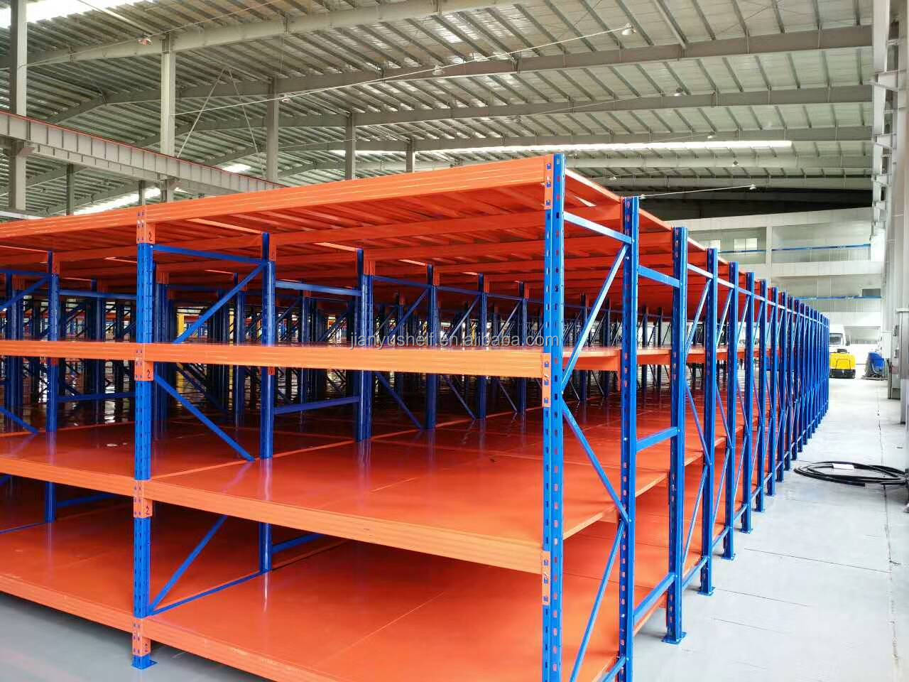 Porta-paletes com plano de aço